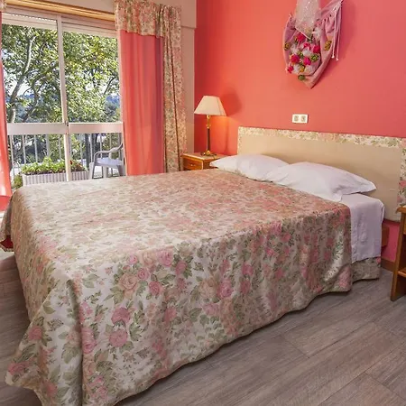 ゲストハウス Pereira Cecilia *