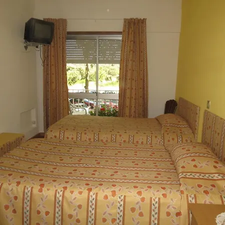 Pereira Cecilia ゲストハウス