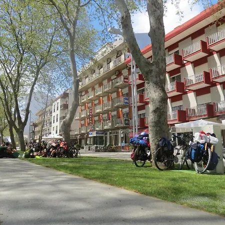 ゲストハウス Pereira Cecilia