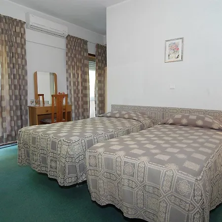 Pereira Cecilia 招待所 *