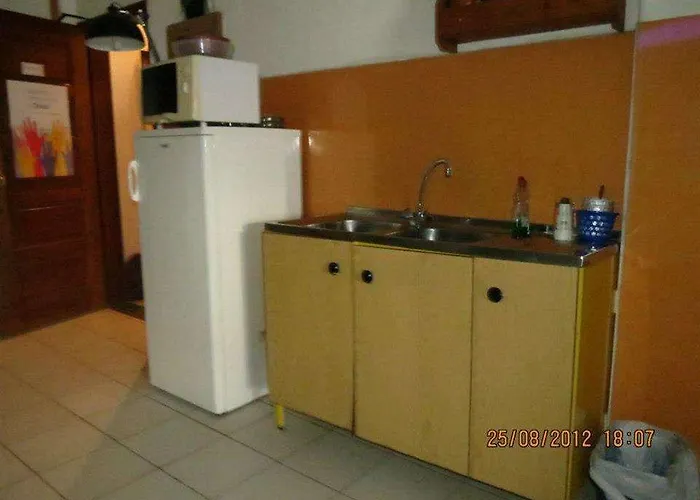 Pereira Cecilia Πανσιόν *