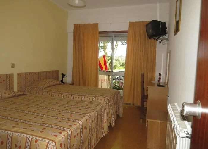 Pereira Cecilia Πανσιόν *